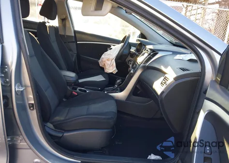 2016 Hyundai Elantra Gt z USA, uszkodzony, nr VIN KMHD35LHXGU272528